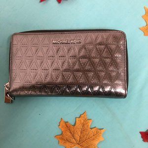Michael Kors Metallic Continental Wallet